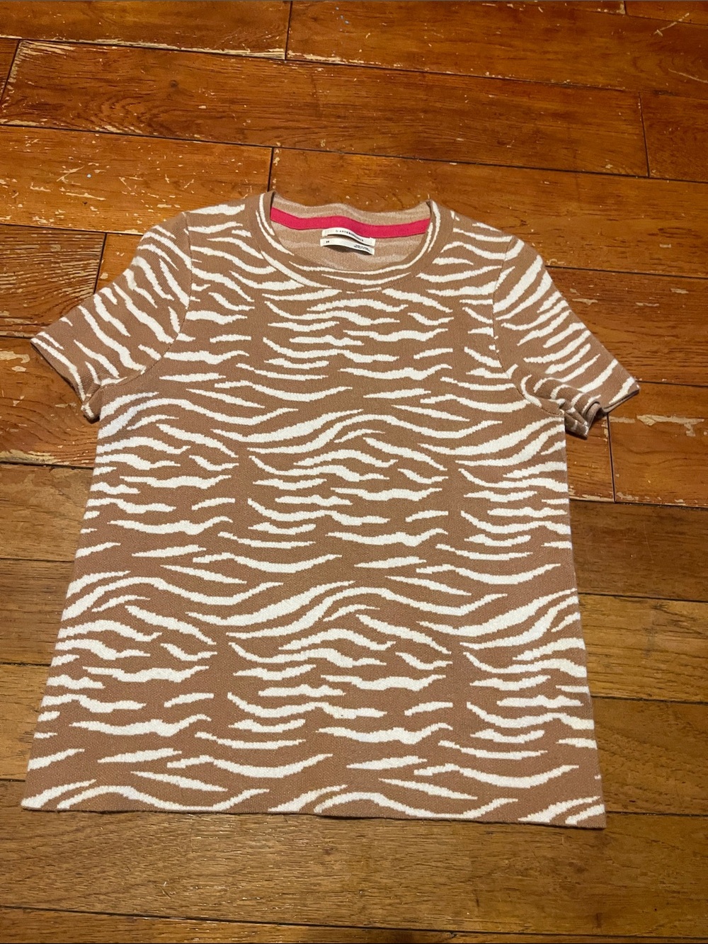 Anthropologie  xs  Short-Sleeve Zebra-Print Top in Tan & White